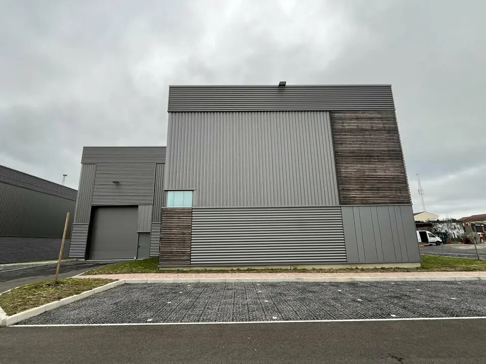 Local d'activités dans Courtry à vendre Photo de l’immeuble– Image 1 sur 10