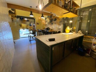 Plus de détails pour Local commercial à louer