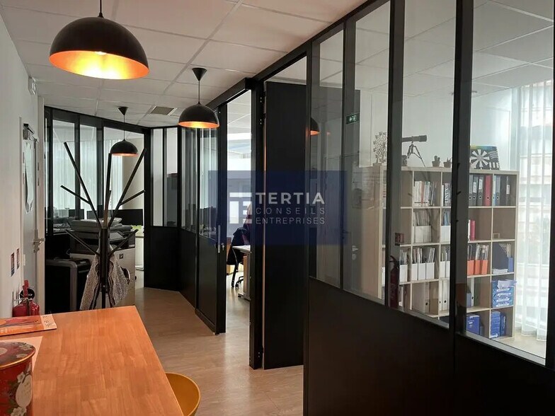 Bureau dans Castelnau-le-Lez à louer - Photo de l’immeuble – Image 2 sur 7