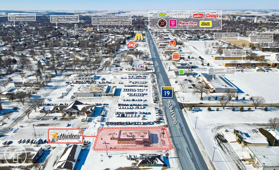 1402 E College Dr, Marshall, MN à louer - Photo de l’immeuble – Image 3 sur 11