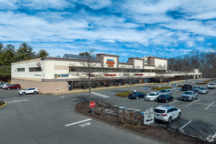 136 Berlin Rd, Cromwell, CT à louer - Photo de l’immeuble – Image 1 sur 3