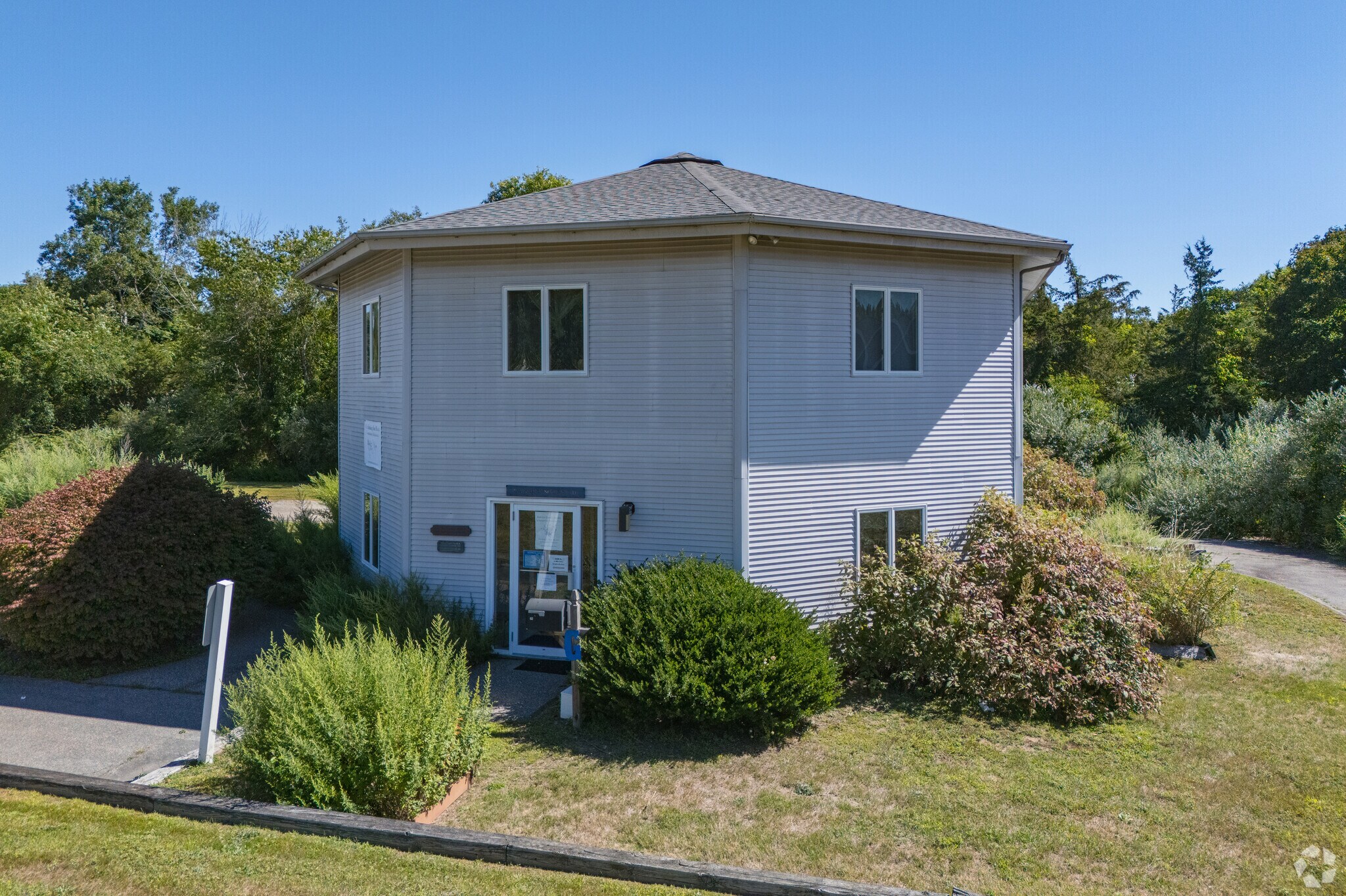 82 Norwich Westerly Rd, North Stonington, CT à vendre Photo principale– Image 1 sur 1