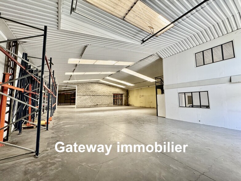 Industriel/Logistique dans Riom à vendre - Photo intérieure – Image 1 sur 9
