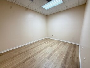 8931 Conference Dr, Fort Myers, FL à louer Photo intérieure– Image 2 sur 3