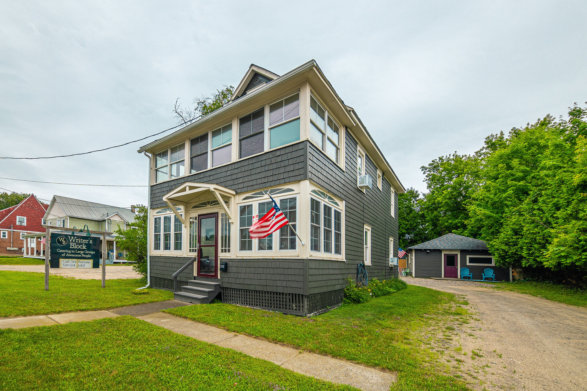 Lake Flower Ave portefeuille de 2 biens à vendre sur LoopNet.fr Photo de l’immeuble– Image 1 sur 21