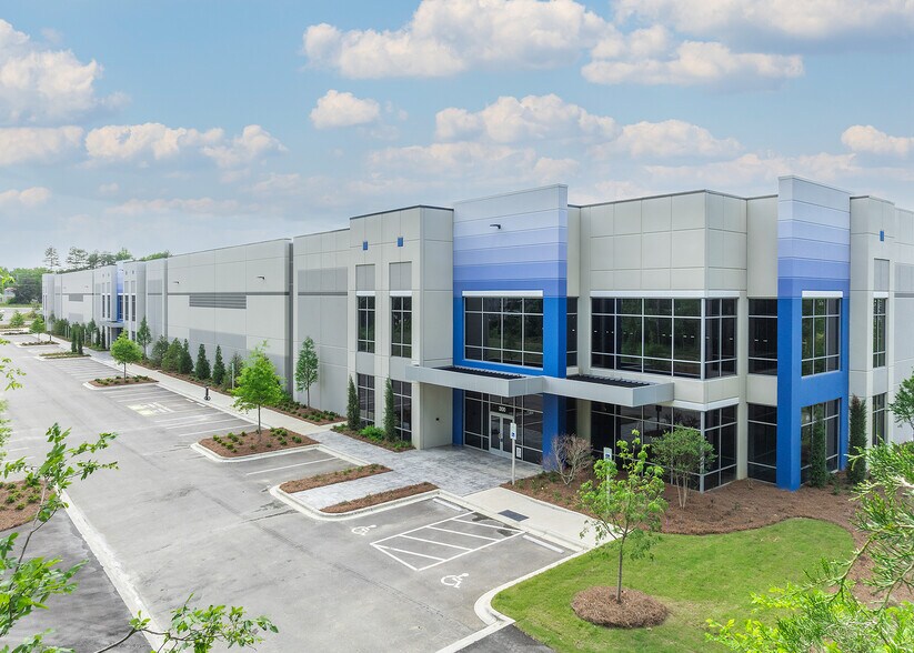 2620 Nevada Blvd, Charlotte, NC à louer - Photo principale – Image 1 sur 1