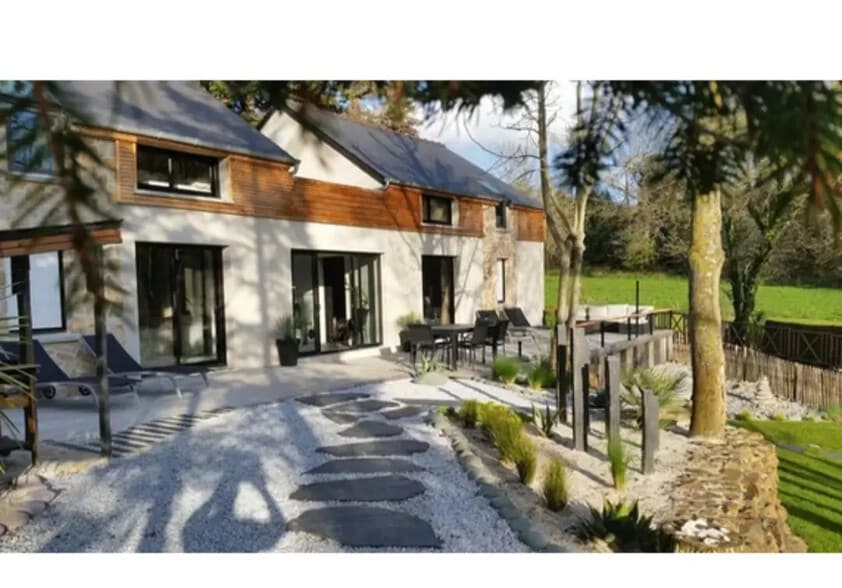 Local d'activités dans Erquy à vendre - Photo de l’immeuble – Image 3 sur 11