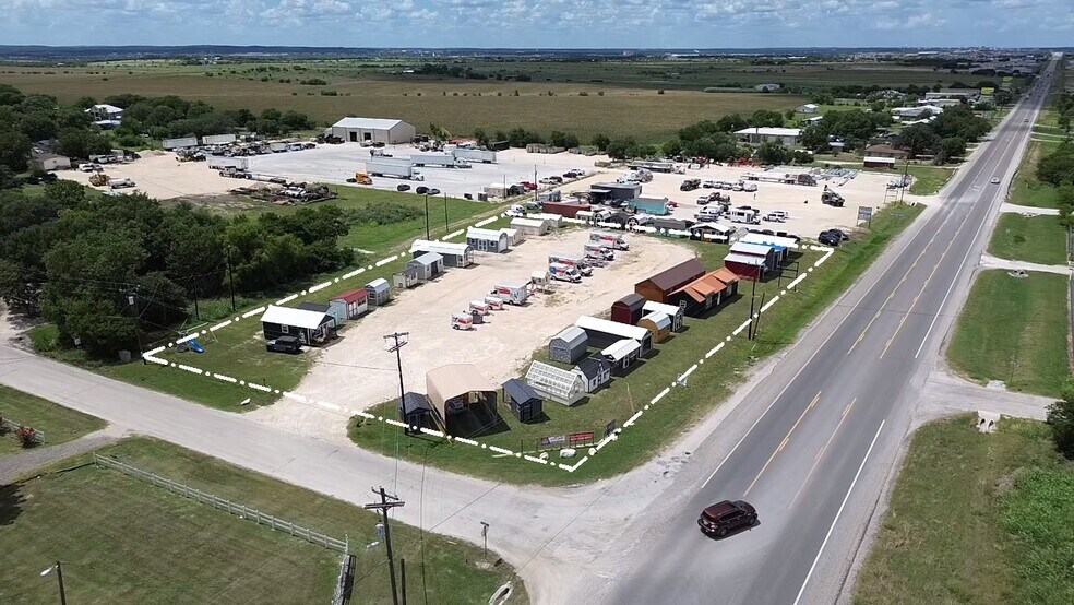 16102 TX-123, San Marcos, TX à louer - Photo de l’immeuble – Image 2 sur 5