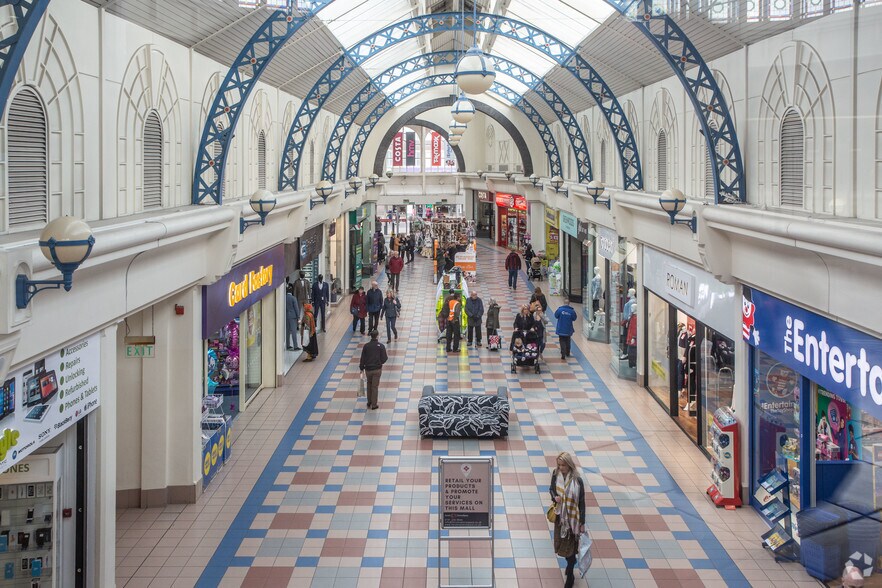Octagon Centre, Burton On Trent à vendre - Photo de l’immeuble – Image 2 sur 10