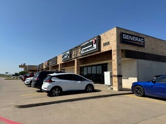 Plus de détails pour 3801 N Interstate 35, Denton, TX - Bureau/Local commercial, Local d'activités à louer