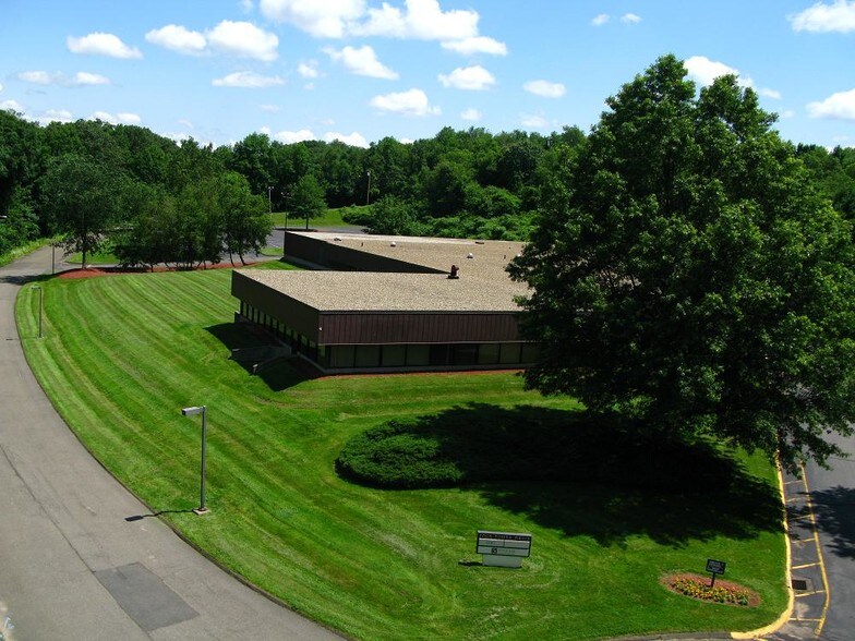4 Tower Dr, Wallingford, CT à vendre - Photo principale – Image 1 sur 4