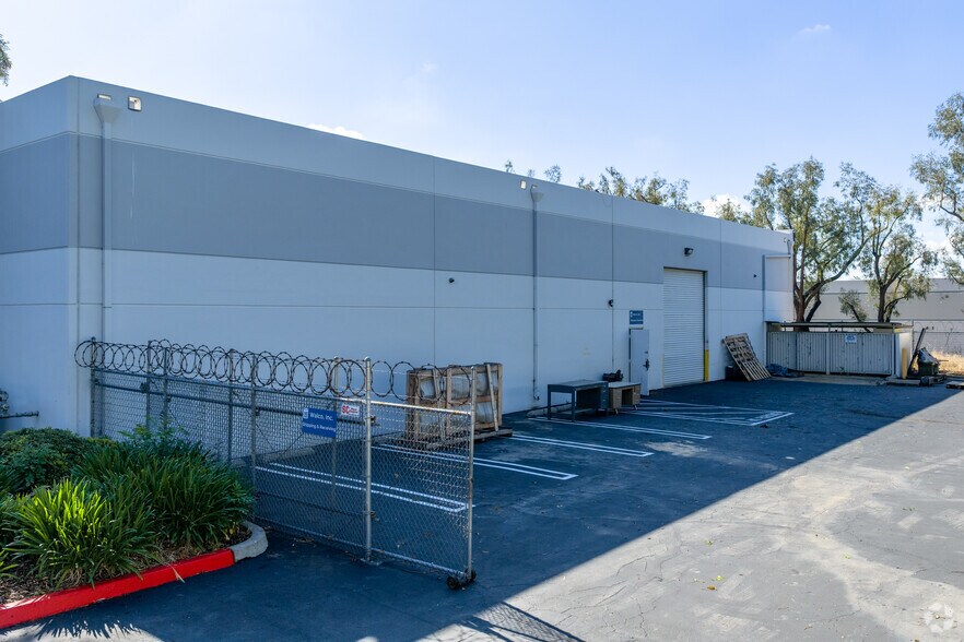 9017 Arrow Route, Rancho Cucamonga, CA à vendre - Photo de l’immeuble – Image 3 sur 5