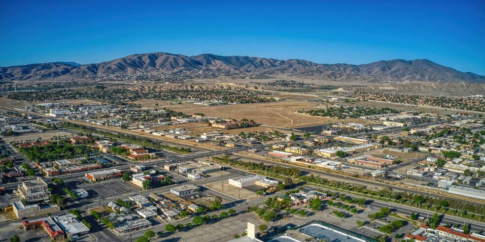 SWC of West Ave 0 & 10th St W, Palmdale, CA à louer - Photo de l’immeuble – Image 2 sur 6