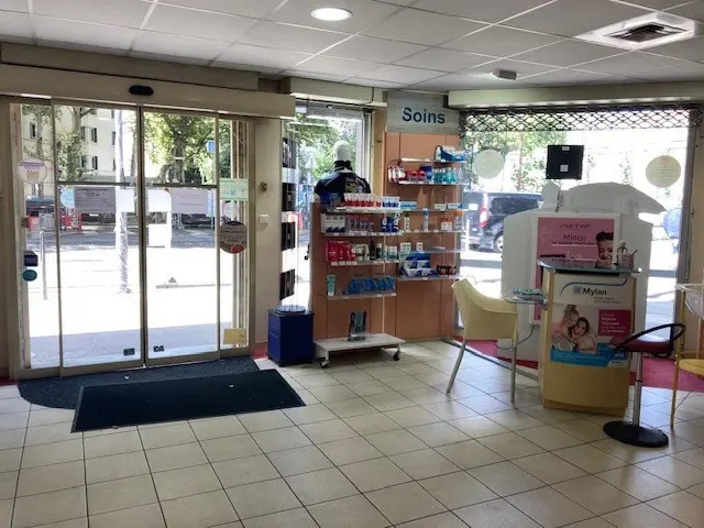 Local commercial dans Lyon à louer - Photo intérieure – Image 2 sur 11