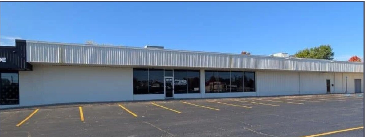 840 Clark St, Big Rapids, MI à louer Photo principale– Image 1 sur 14