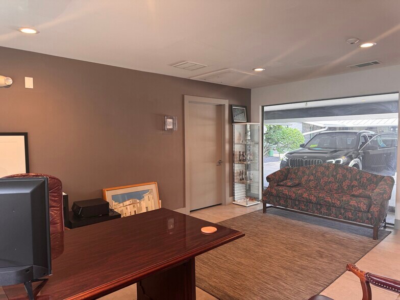 4739 Merwin St, Houston, TX à louer - Photo de l’immeuble – Image 2 sur 18