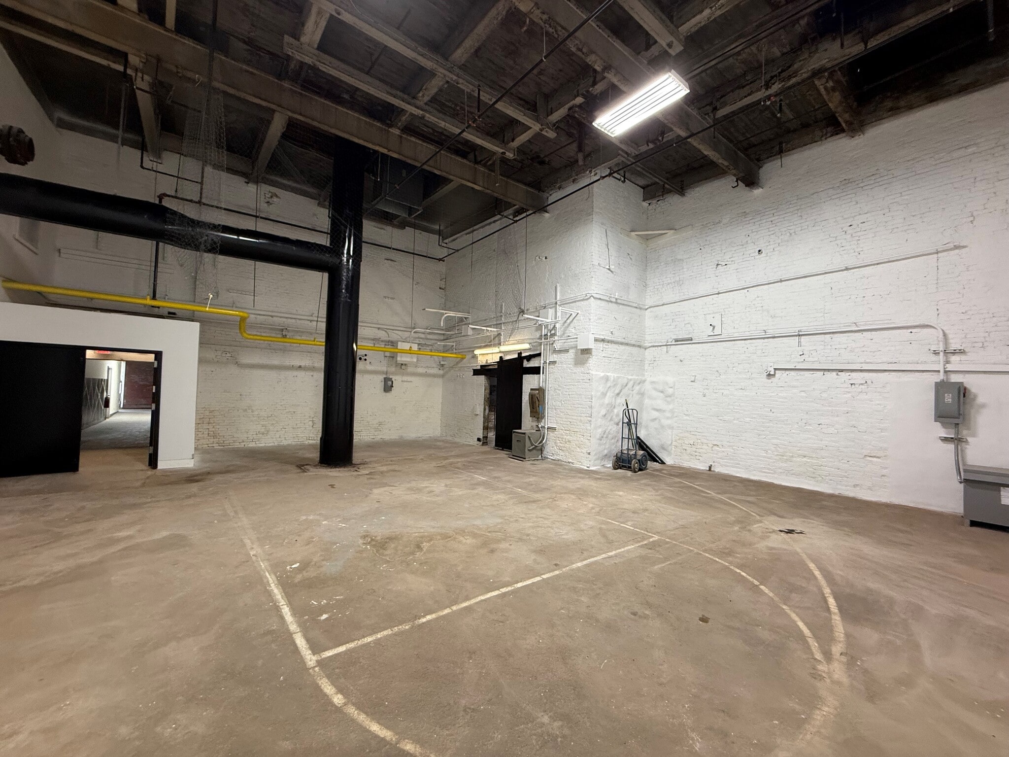 61 Endicott St, Norwood, MA à louer Photo intérieure– Image 1 sur 3