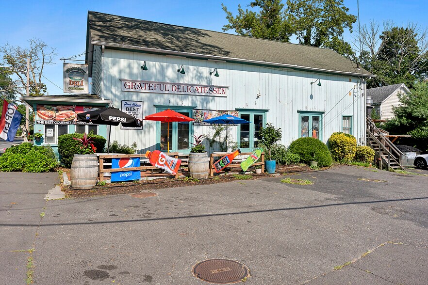 55700 Rt-25, Southold, NY à vendre - Photo de l’immeuble – Image 2 sur 15