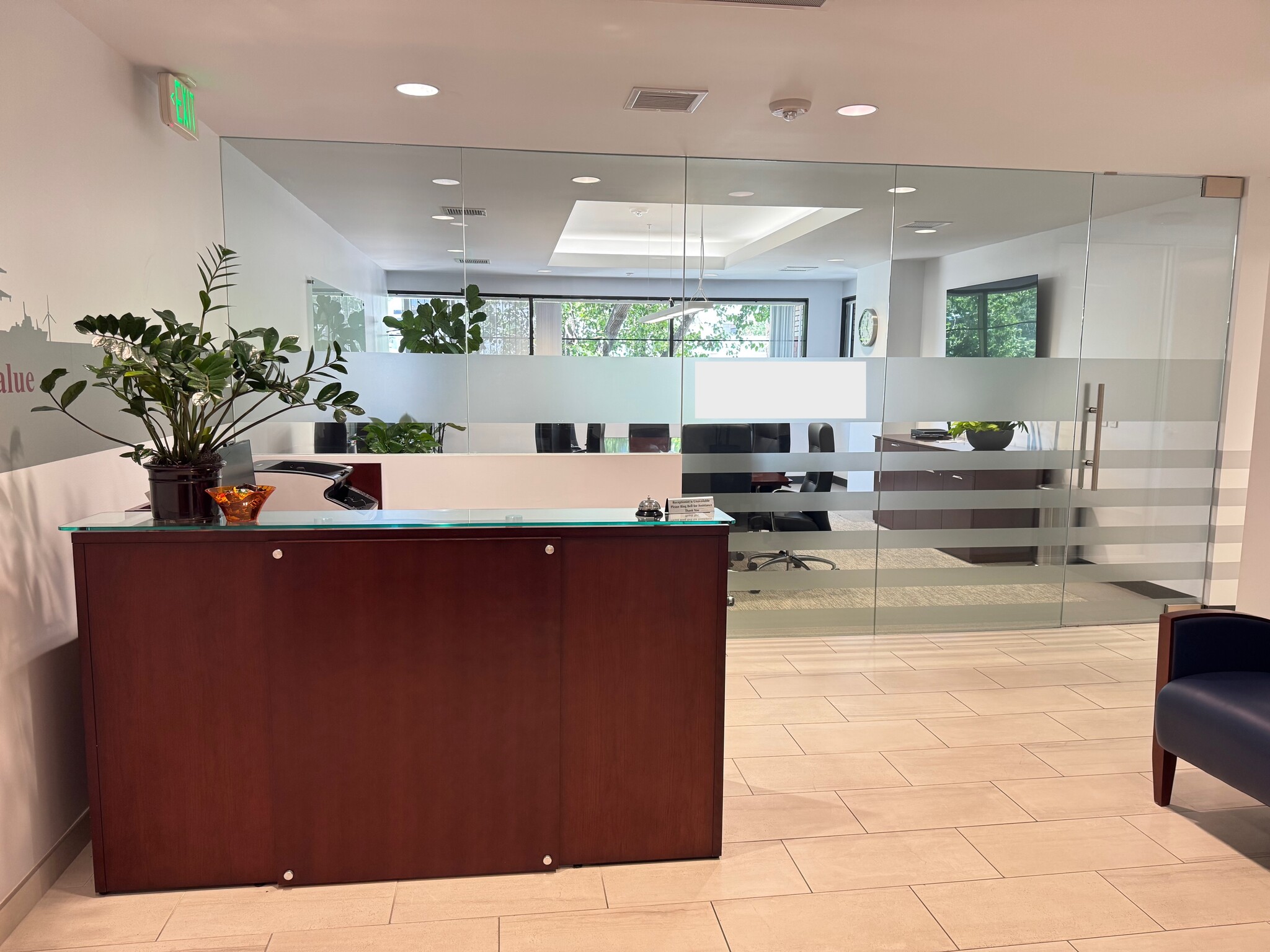 15060 Ventura Blvd, Sherman Oaks, CA à louer Photo intérieure– Image 1 sur 6