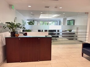 15060 Ventura Blvd, Sherman Oaks, CA à louer Photo intérieure– Image 1 sur 6
