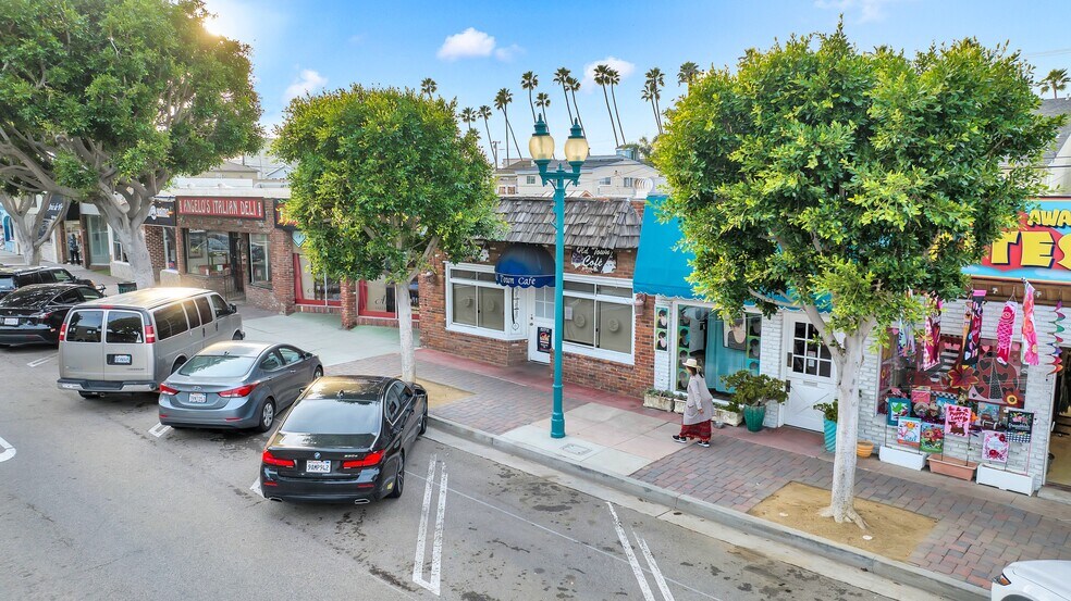 137 Main St, Seal Beach, CA à louer - Photo de l’immeuble – Image 1 sur 8