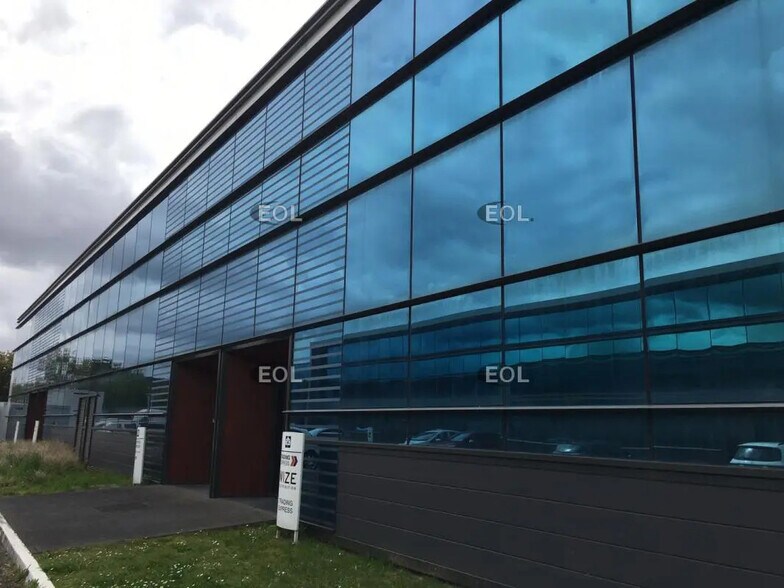 Industriel/Logistique dans Bonneuil-sur-Marne à louer - Photo de l’immeuble – Image 1 sur 5