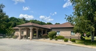 Plus de détails pour 11 Crum Elbow Rd, Hyde Park, NY - Médical à louer