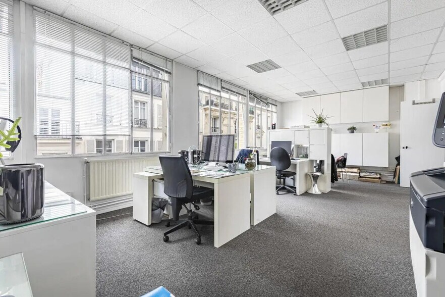 Bureau dans Paris à louer - Photo de l’immeuble – Image 2 sur 8