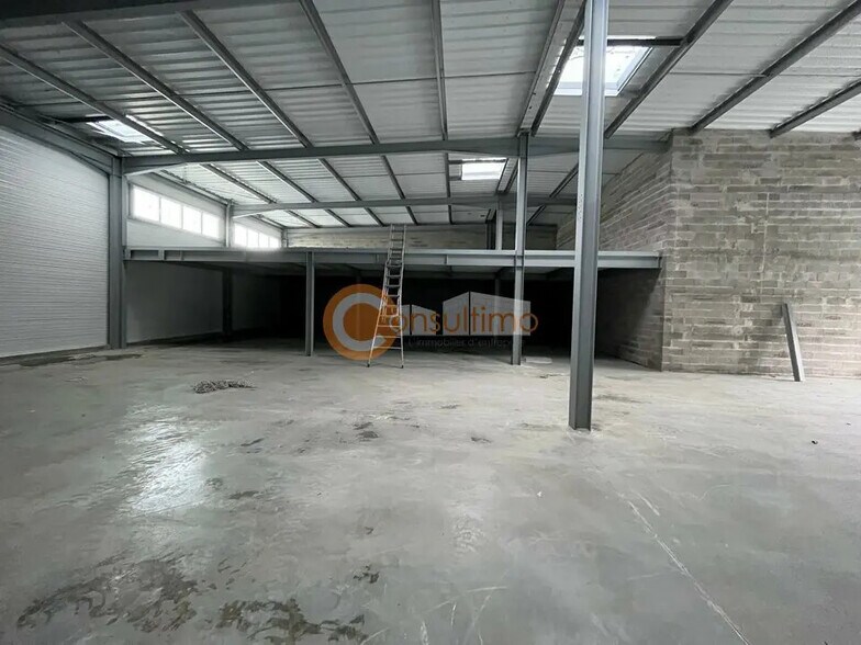 Local d'activités dans Mios à vendre - Photo de l’immeuble – Image 3 sur 10