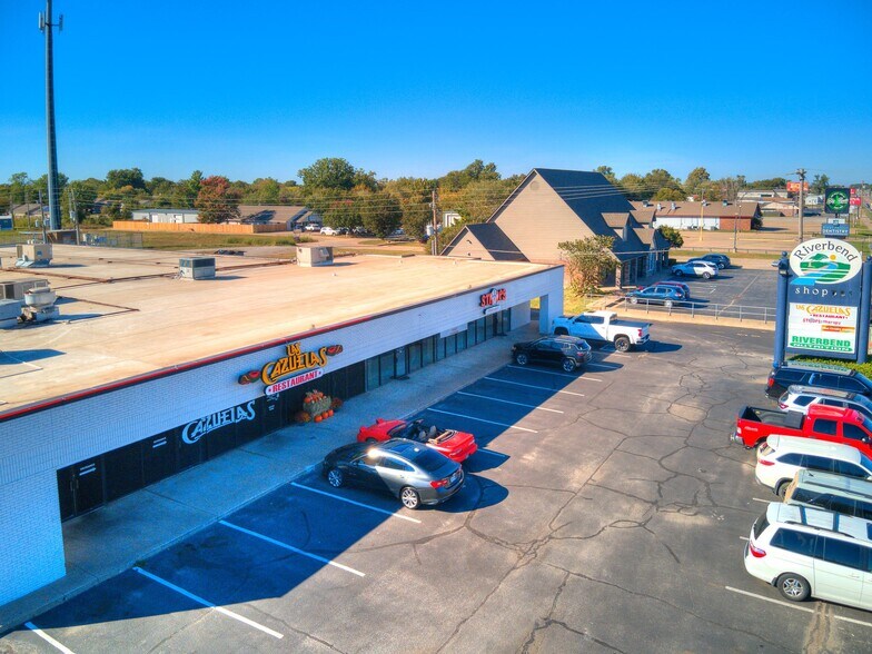 13330 S Memorial Dr, Bixby, OK à louer - Photo de l’immeuble – Image 3 sur 12