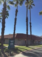 68733 Perez Rd, Cathedral City, CA à louer Photo de l’immeuble– Image 1 sur 5