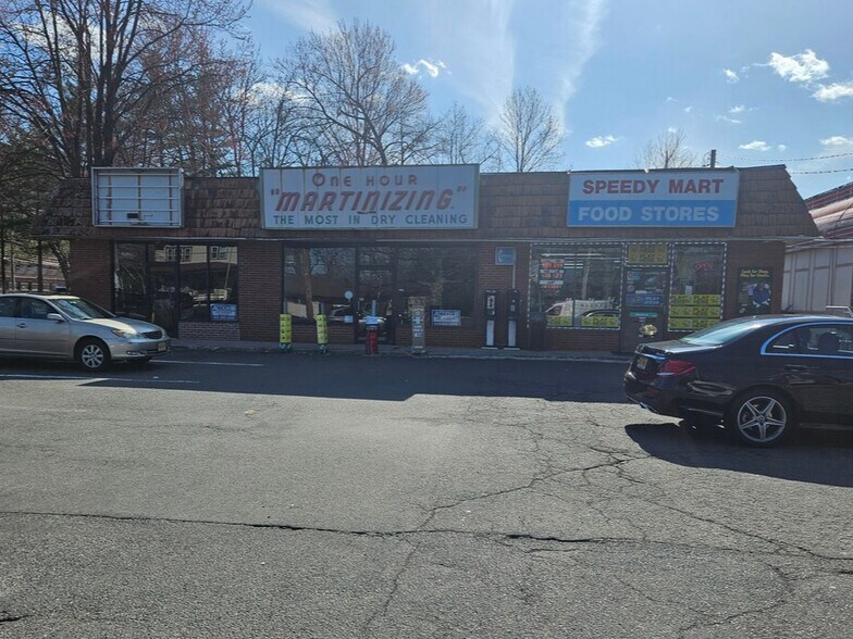 1085 Parkway Ave, Ewing, NJ à louer - Photo principale – Image 1 sur 3