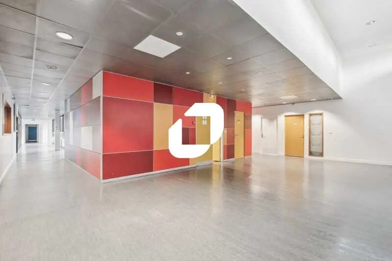 Bureau dans Sarcelles à louer - Photo de l’immeuble – Image 3 sur 14