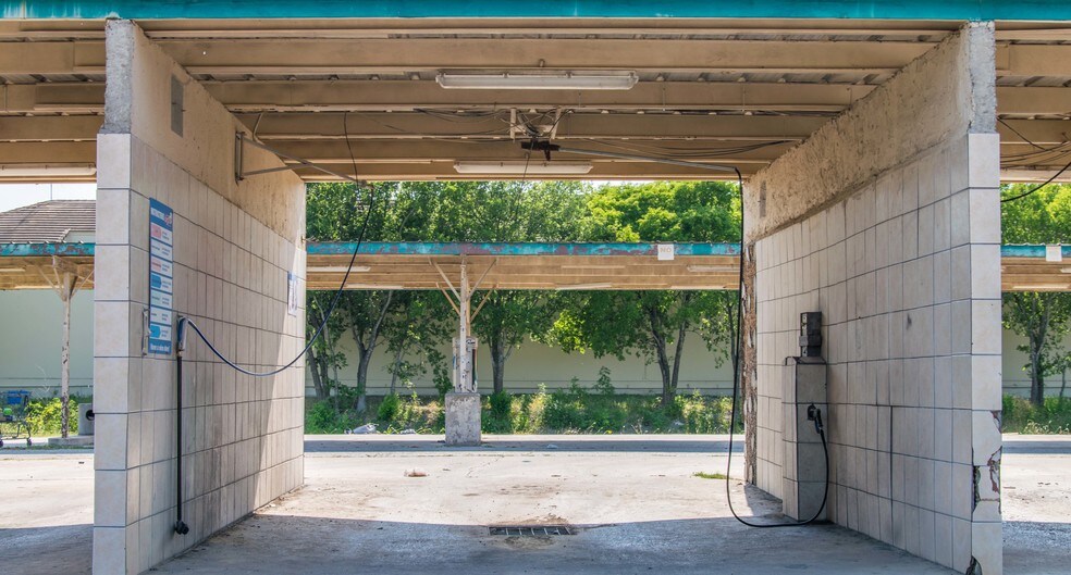 8107 Melbury Forest, San Antonio, TX à vendre - Photo de l’immeuble – Image 3 sur 6
