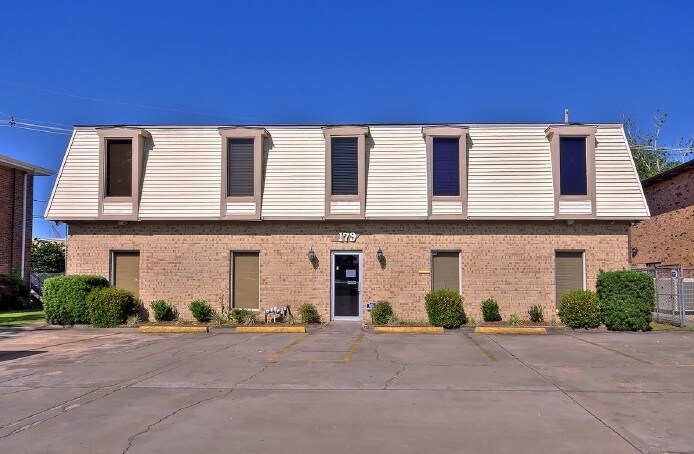 179 Belle Terre Blvd, La Place, LA à louer - Photo principale – Image 1 sur 5