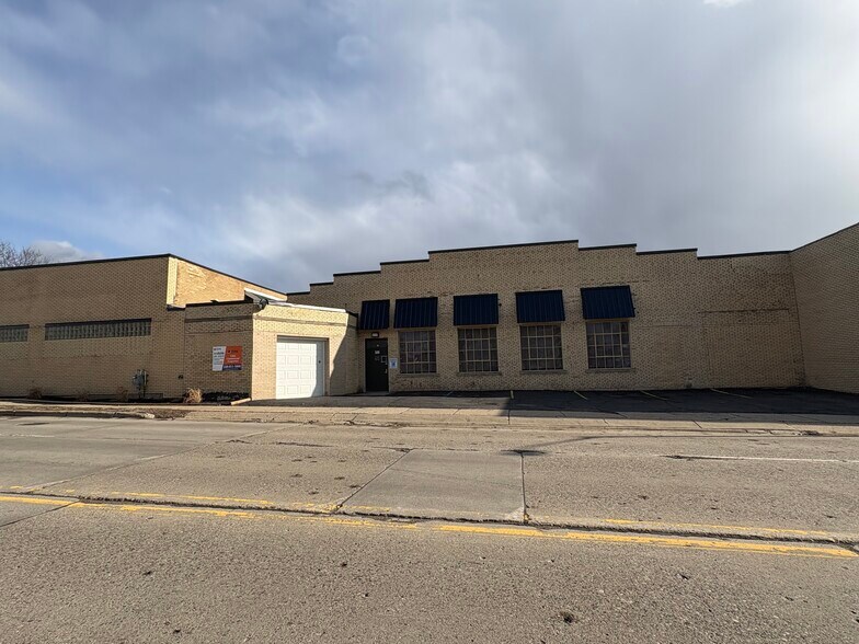 500 Auburn Rd, Pontiac, MI à louer - Photo de l’immeuble – Image 3 sur 8