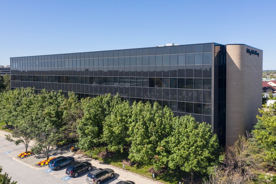 1100 W 31st St, Downers Grove, IL à louer - Photo de l’immeuble – Image 2 sur 5