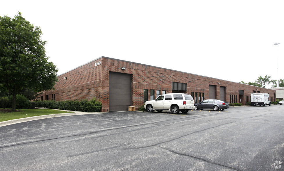 1050 Ensell Rd, Lake Zurich, IL à louer - Photo de l’immeuble – Image 3 sur 18