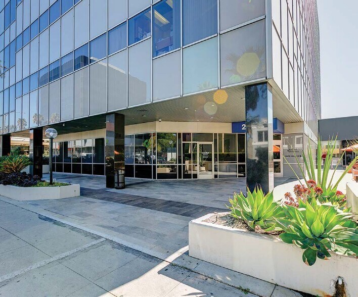 2730 Wilshire Blvd, Santa Monica, CA à louer - Photo de l’immeuble – Image 2 sur 15