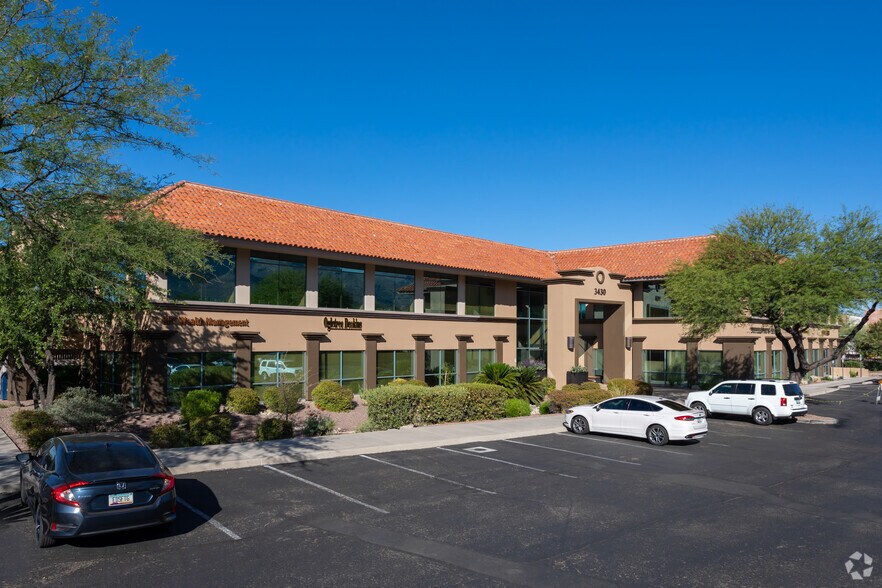 3430 E Sunrise Dr, Tucson, AZ à louer - Photo de l’immeuble – Image 1 sur 14