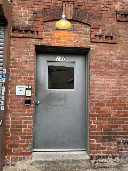 150 School St, Yonkers, NY à louer - Photo de l’immeuble – Image 3 sur 10
