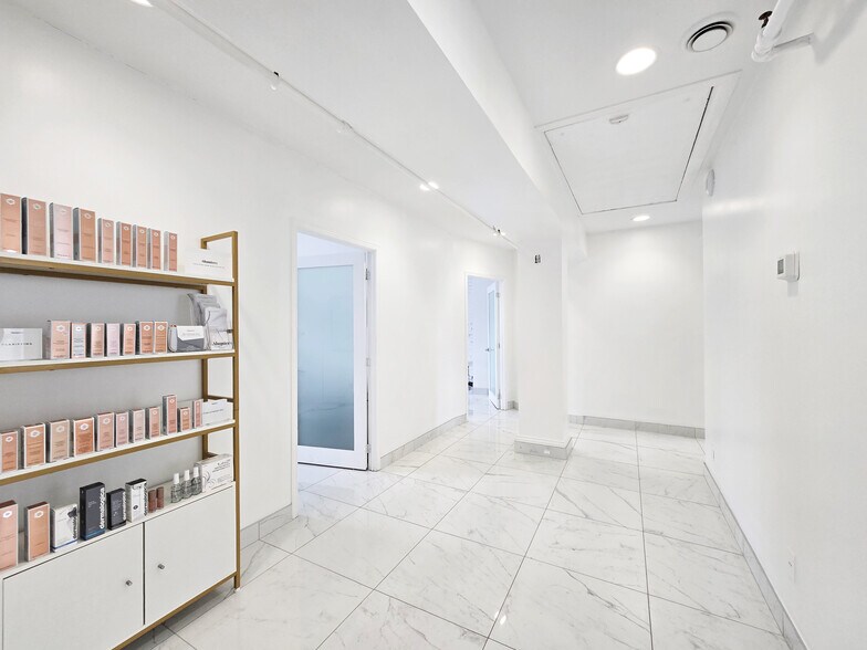 12-18 Byward Market Sq, Ottawa, ON à louer - Photo intérieure – Image 3 sur 11