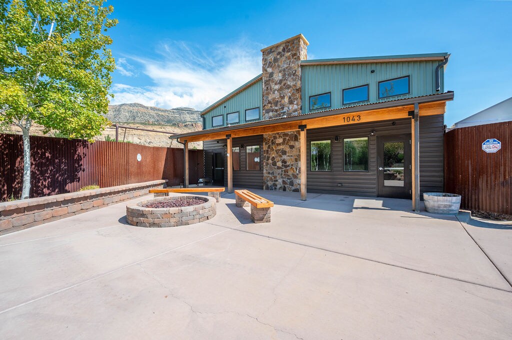 1043 N River Rd, Palisade, CO à vendre Photo de l’immeuble– Image 1 sur 29