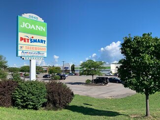 Plus de détails pour 3042 Ridge Rd W, Greece, NY - Local commercial à louer