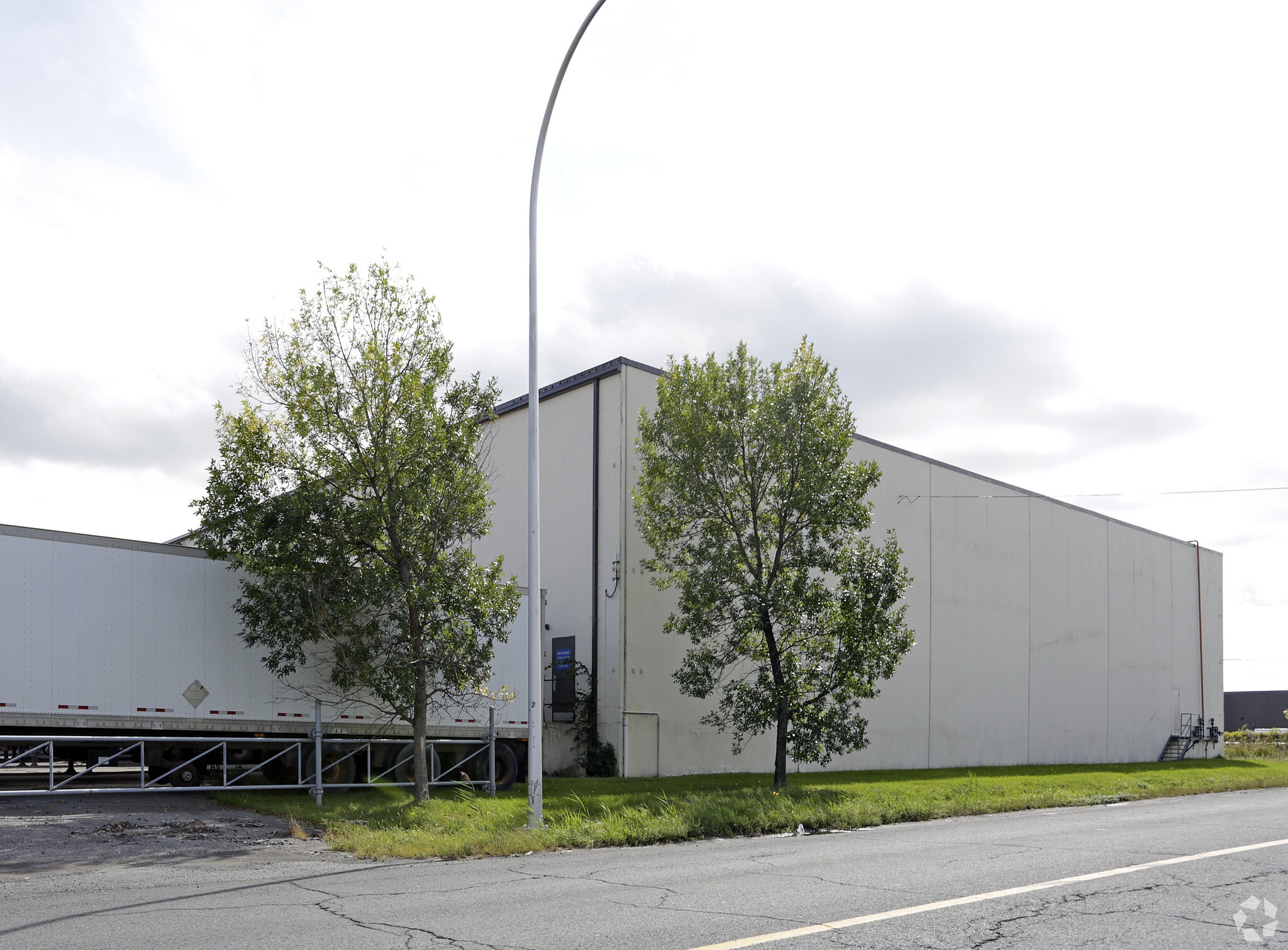 1300 Rue Nobel, Boucherville, QC à vendre Photo principale– Image 1 sur 3