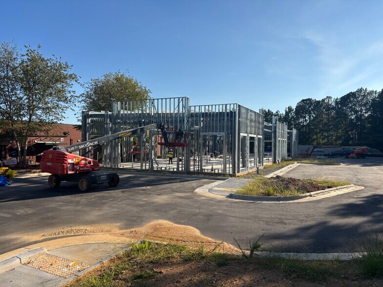 900 E Williams St, Apex, NC à louer - Photo de l’immeuble – Image 3 sur 12