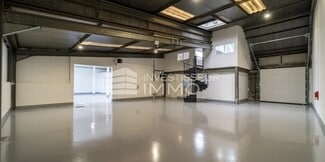 Plus de détails pour Local d'activités à louer