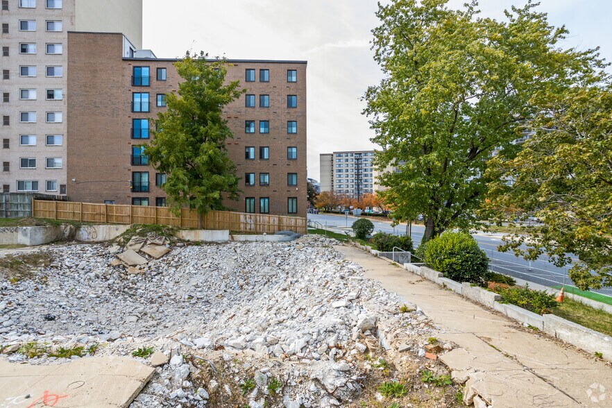 900 Spring St, Silver Spring, MD à vendre - Photo de l’immeuble – Image 2 sur 7