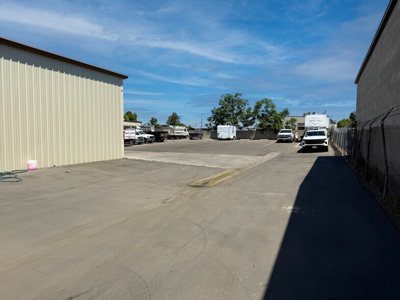 4114 Armour Ave, Bakersfield, CA à louer - Photo de l’immeuble – Image 3 sur 6