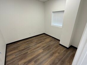 27359 W Hardy Rd, Spring, TX à louer Photo intérieure– Image 2 sur 7